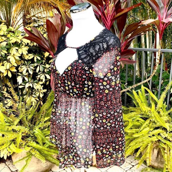 BCBGeneration Lace Yoke Bell Sleeve Top - Picture 4 of 11